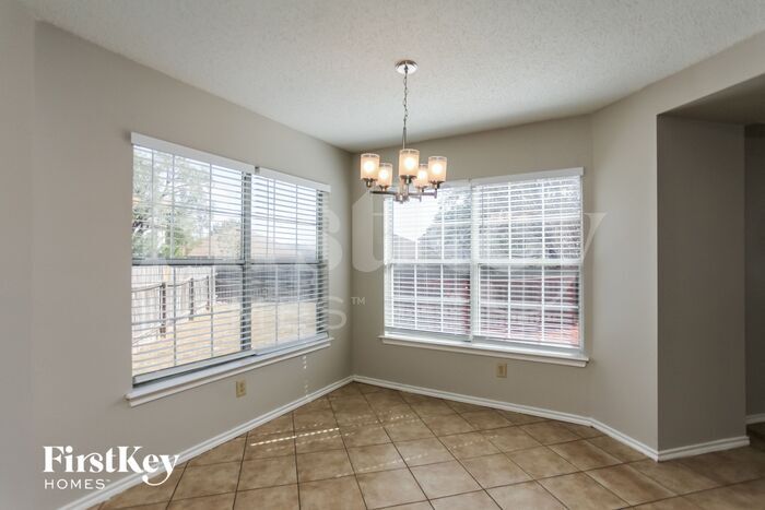 Building Photo - 322 Benetton Dr