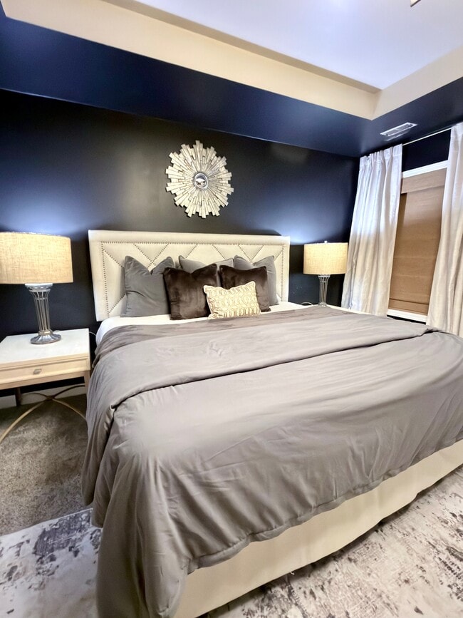 Building Photo - 1044 Hummingbird Ln