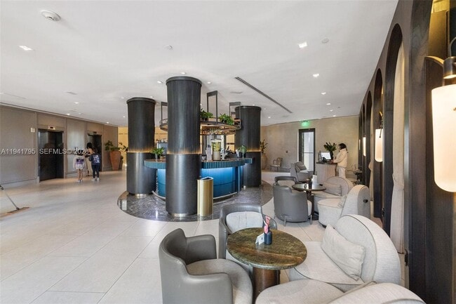 Building Photo - 1100 West Ave