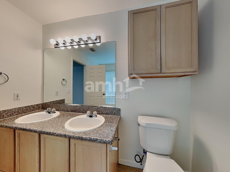 Building Photo - 11806 Skydale Dr