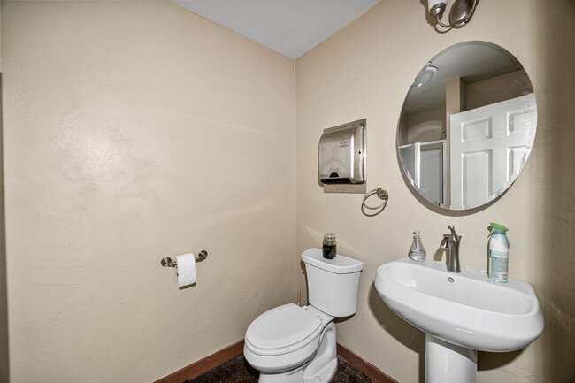 Building Photo - 2406 Schumacher Dr