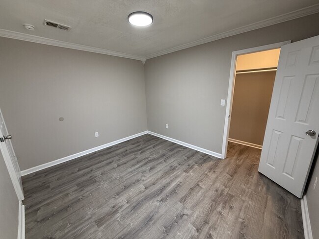 Building Photo - 1537 Boxwood St