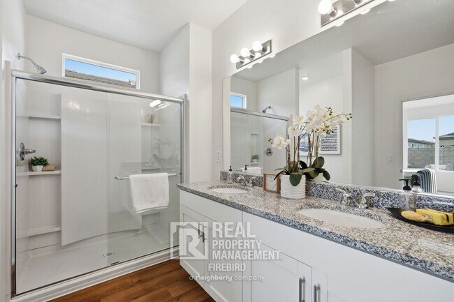 Building Photo - 17945 W Sand Hls Dr