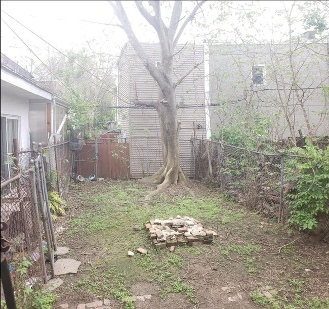 Building Photo - 4102 Baring St