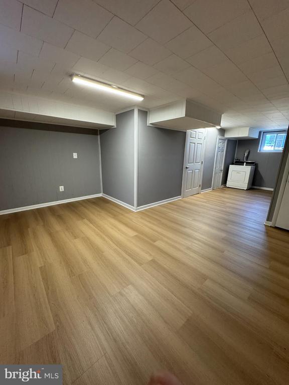 Building Photo - 8031 Wynbrook Rd
