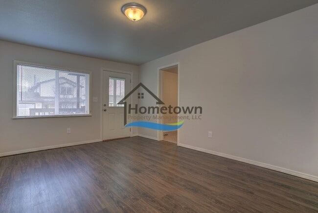Building Photo - 3 Bed 1 Bath Coeur D'Alene Home with Single Car Garage!