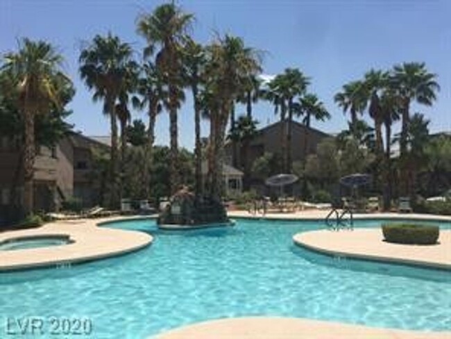 Building Photo - Nice Summerlin Condo in Gated Community