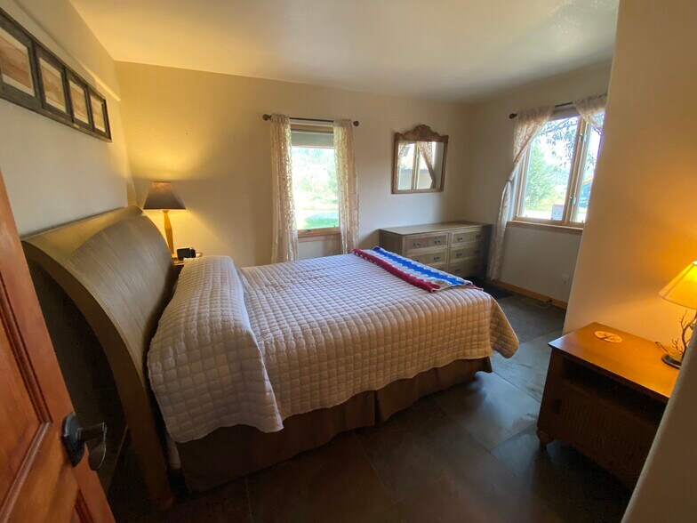 Historical Bedroom - 588 Lake View Cir W