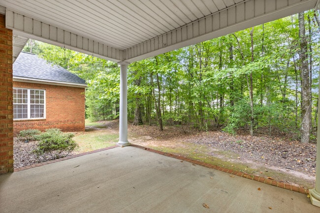 Building Photo - 148 Carriage House Ln