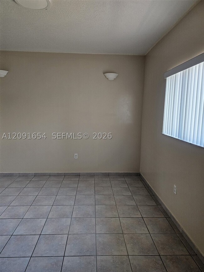 Building Photo - 7532 W 20th Ave