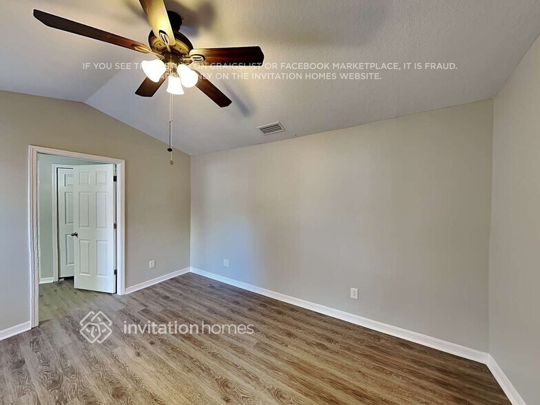 Building Photo - 10303 Lakeside Vista Dr