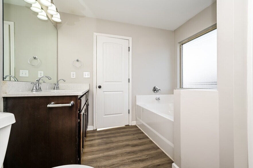 Building Photo - 706 Galveston Way