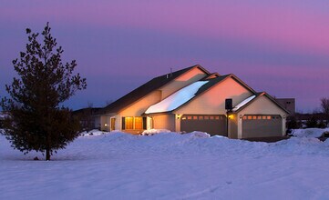 Building Photo - 895 Fraser Ln
