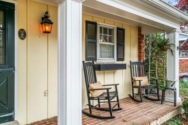 Building Photo - Updated Colonial Home in Westgage Neighbor...