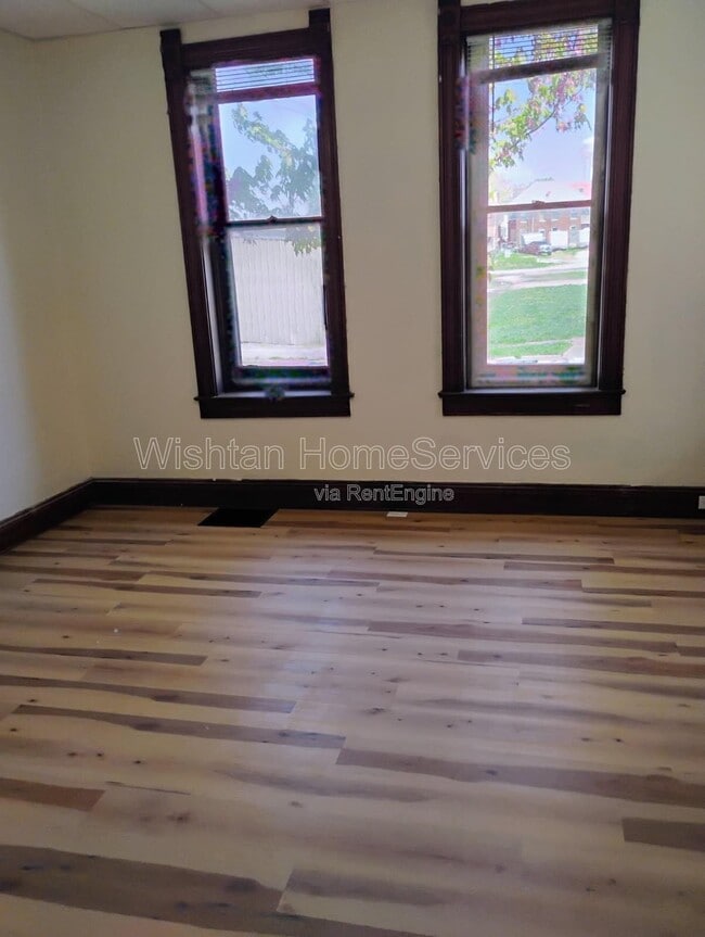 Building Photo - 1016 York St