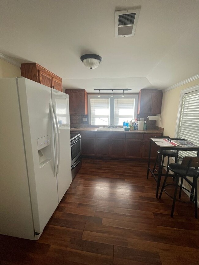 Building Photo - Welcome to FireDepartment102, a charming 2...