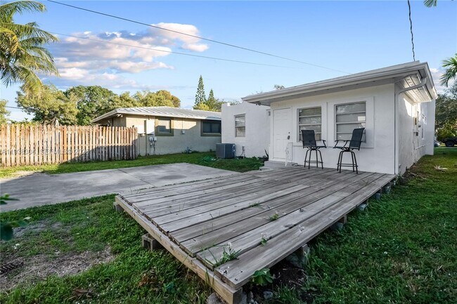 Building Photo - 1505 Monroe St