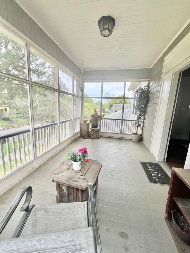 Building Photo - Charming 2 Bedroom 1 Bathroom Home for Rent