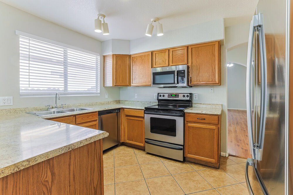 Building Photo - 2625 S 156th Ave