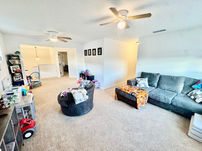 Building Photo - 13238 N Lndg Cir W