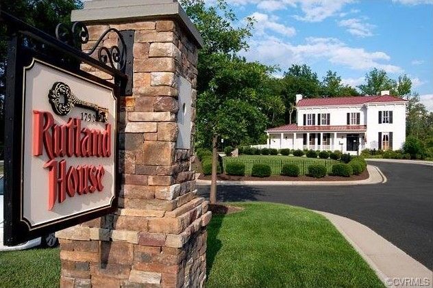 Building Photo - 8043 Rutland Village Dr