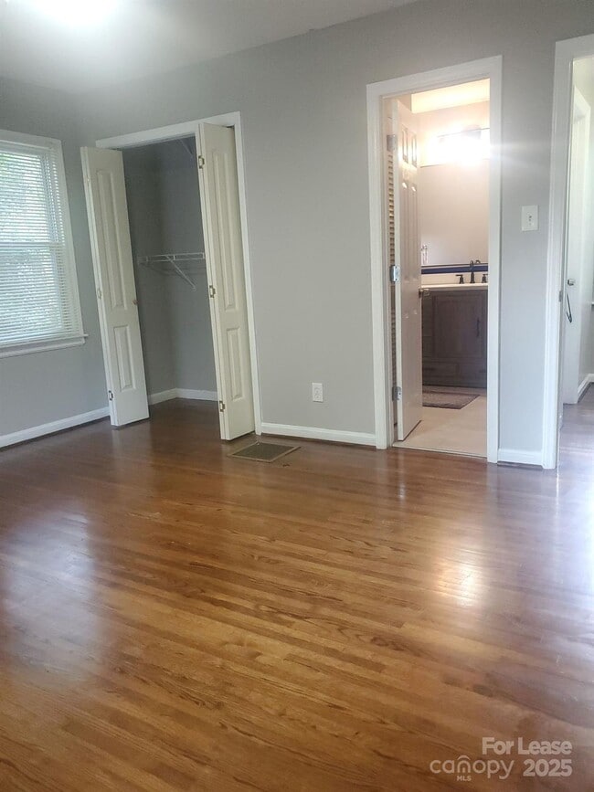 Building Photo - 3405 Erinbrook Ln