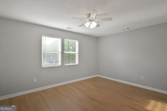 Building Photo - 5883 Brookside Dr SE