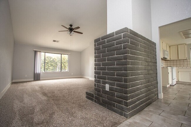 Building Photo - Coming Soon!! Cozy 3-Bedroom, 2-Bath Home in Modesto