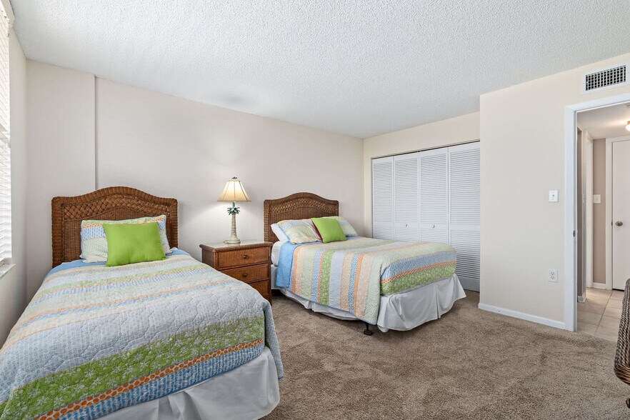 Building Photo - 6240 A1A S