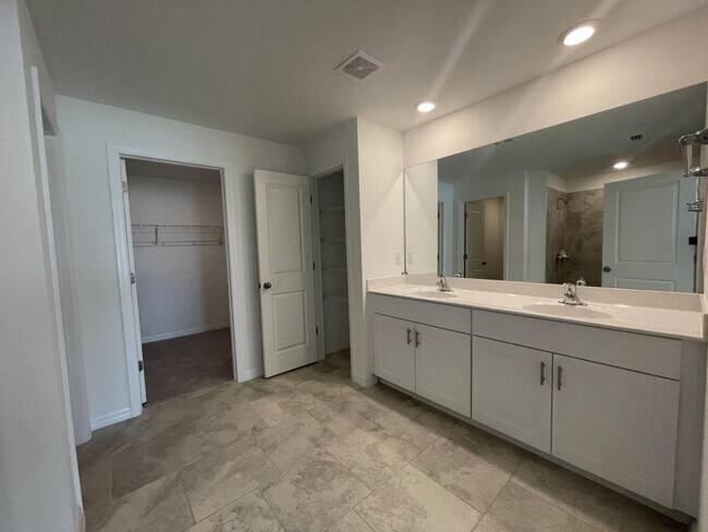 Building Photo - 17121 Parma Ct