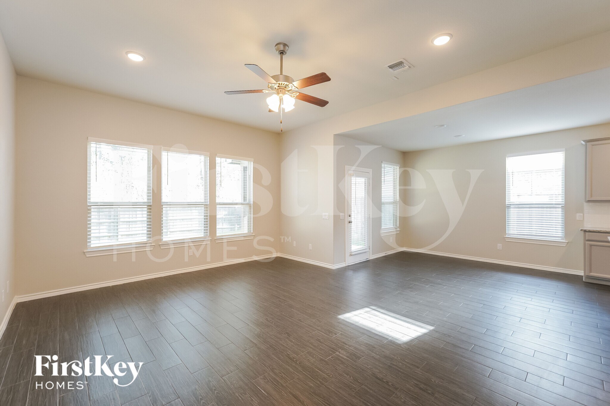 Building Photo - 9714 Birdsnest Ct