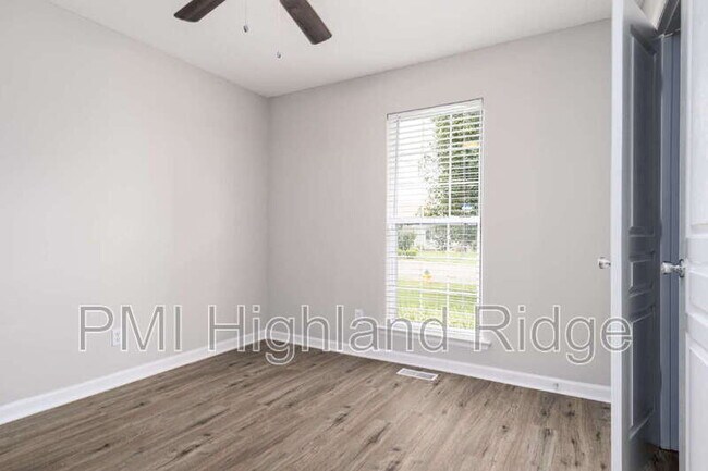 Building Photo - 2414 Lismore Dr