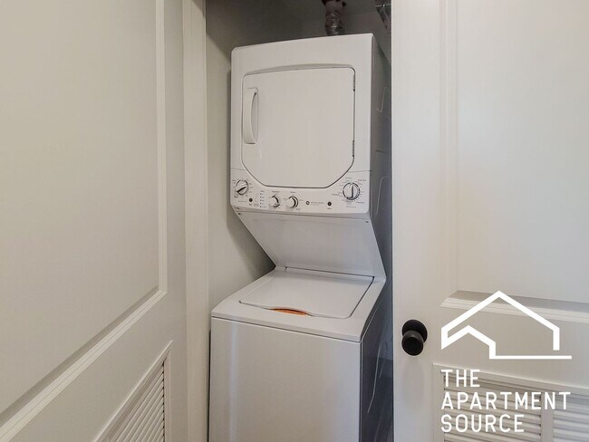 Building Photo - 2237 N Bissell St