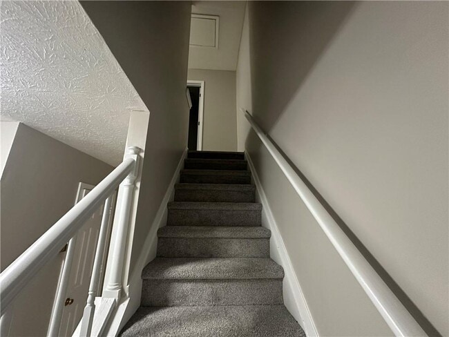 Building Photo - 115 Yatley Ct