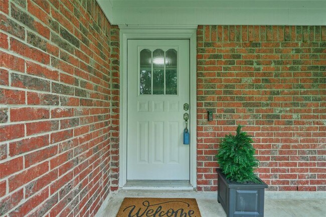 Building Photo - 26611 Oak Hill Dr