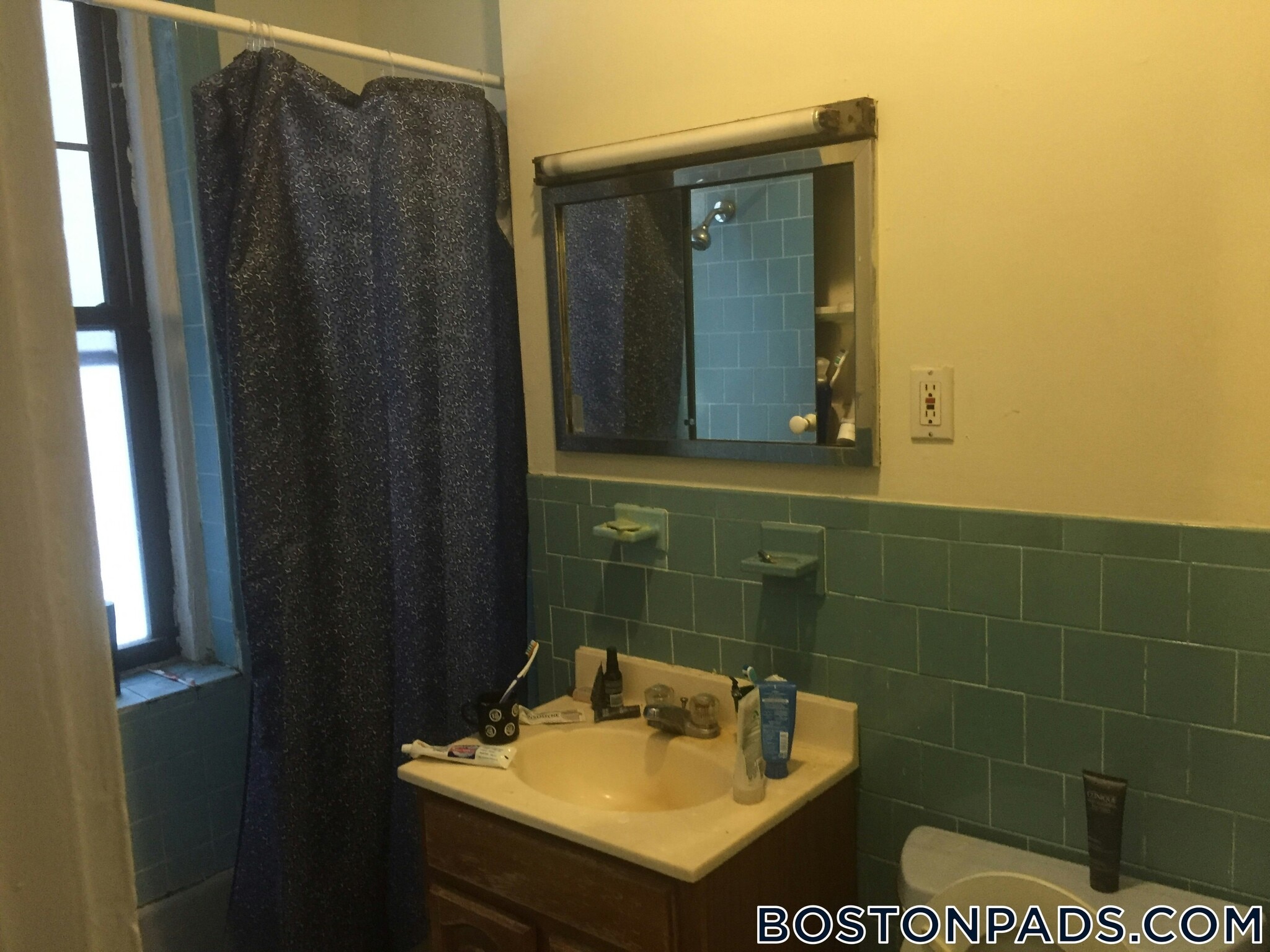 Building Photo - 58 Queensberry St