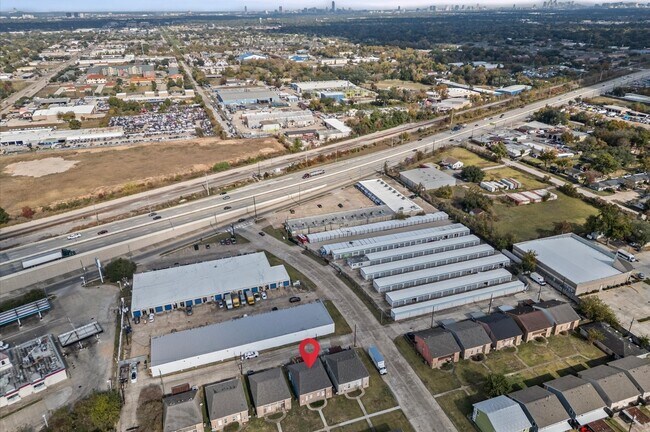 Building Photo - 12206 Ormandy St
