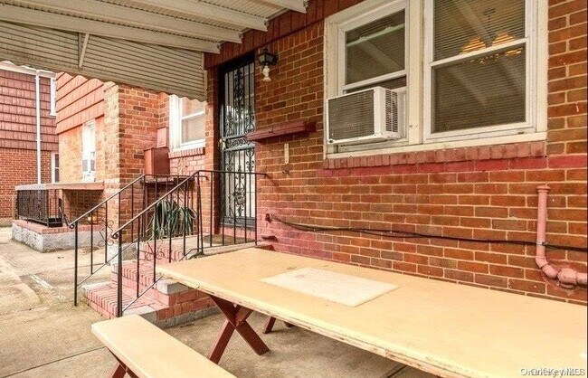 Building Photo - 83-08 Langdale St