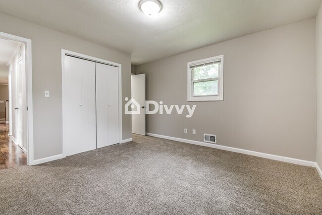 Building Photo - 7248 Banks Mill Rd