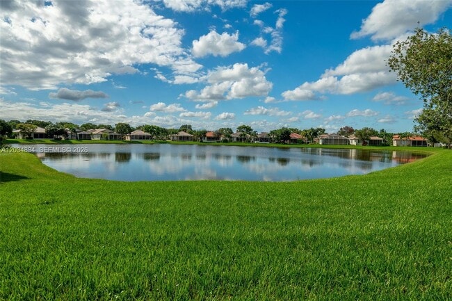 Building Photo - 2675 Clipper Cir