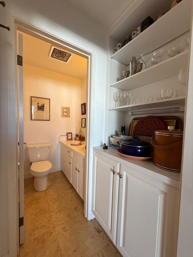 Building Photo - 39 Porto Bello Dr