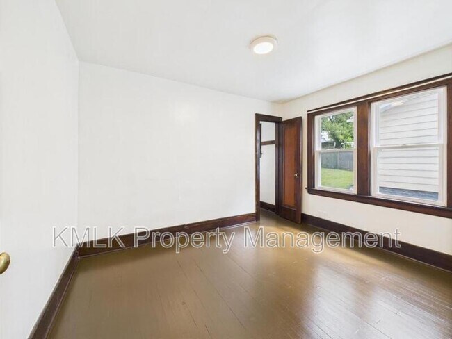 Building Photo - 661 Patterson Ave