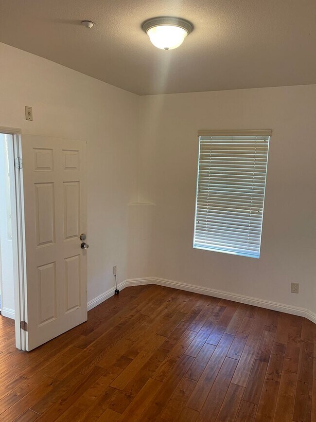 Building Photo - 2207 Huntington Point Rd