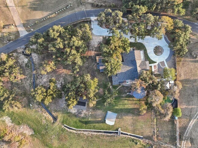 Building Photo - 1739 Starwood Dr
