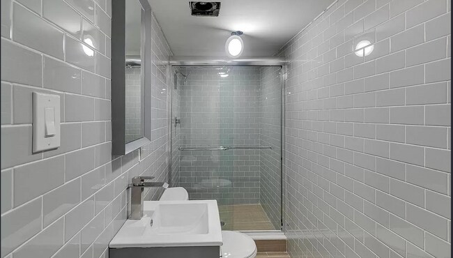 Building Photo - Temple Student Housing Single Family