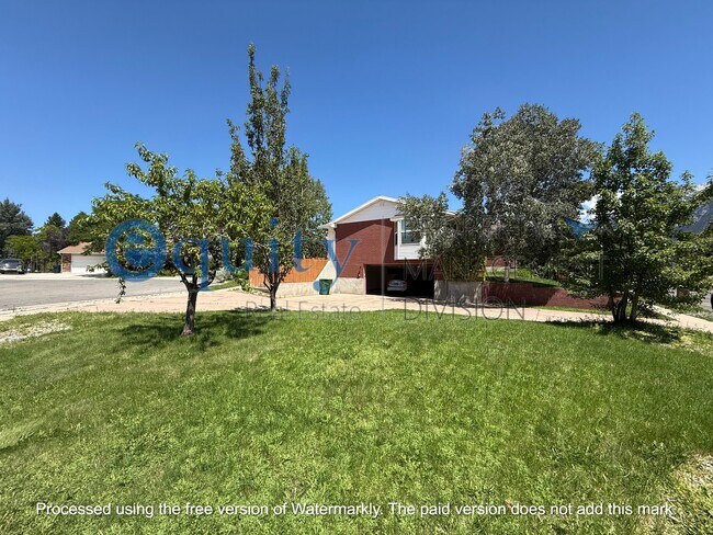 Building Photo - 2027 Kramer Dr