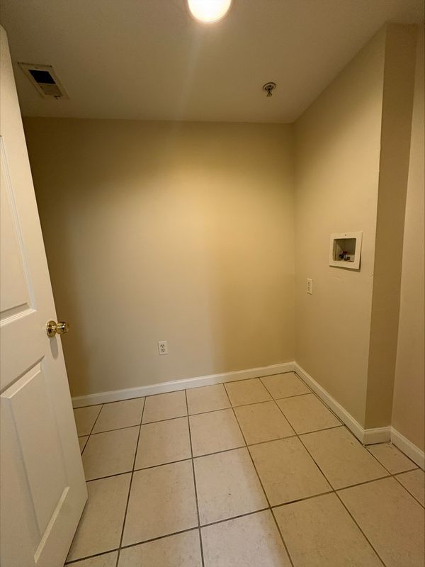 Building Photo - 738 Crest Pines Dr