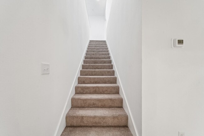 Building Photo - Spacious Home Minutes from Aspen Creek Elementary & Elam Park!