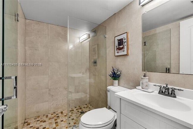 Building Photo - 255 Galen Dr