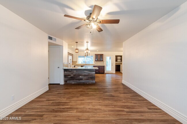 Building Photo - 3521 W Detroit St